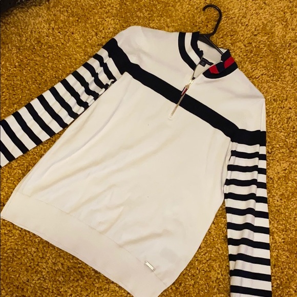Tommy Hilfiger sweater - Picture 1 of 2
